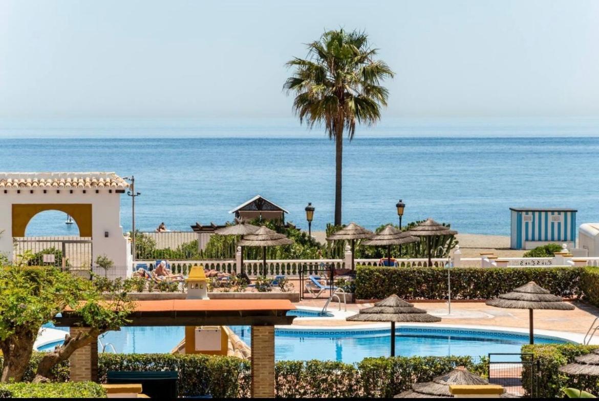 Personal y coqueto en primerísima línea de playa, en la Costa del Sol. Puerto De La Duquesa Castillo de Sabinillas Exterior foto