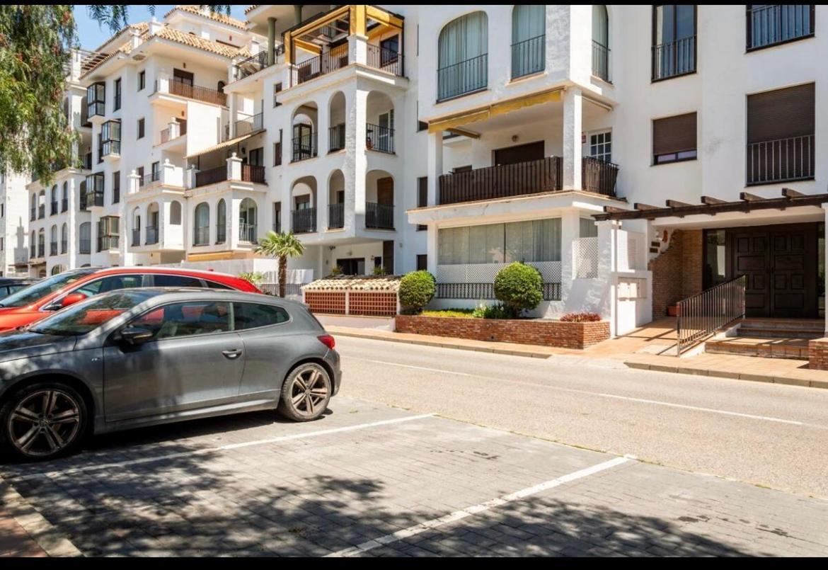 Personal y coqueto en primerísima línea de playa, en la Costa del Sol. Puerto De La Duquesa Castillo de Sabinillas Exterior foto