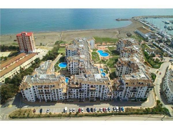 Personal y coqueto en primerísima línea de playa, en la Costa del Sol. Puerto De La Duquesa Castillo de Sabinillas Exterior foto